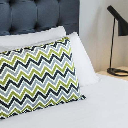Oaks Brisbane Woolloongabba Suites Номер фото