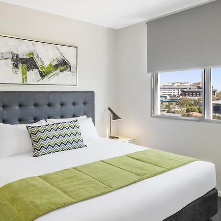 Oaks Brisbane Woolloongabba Suites Номер фото