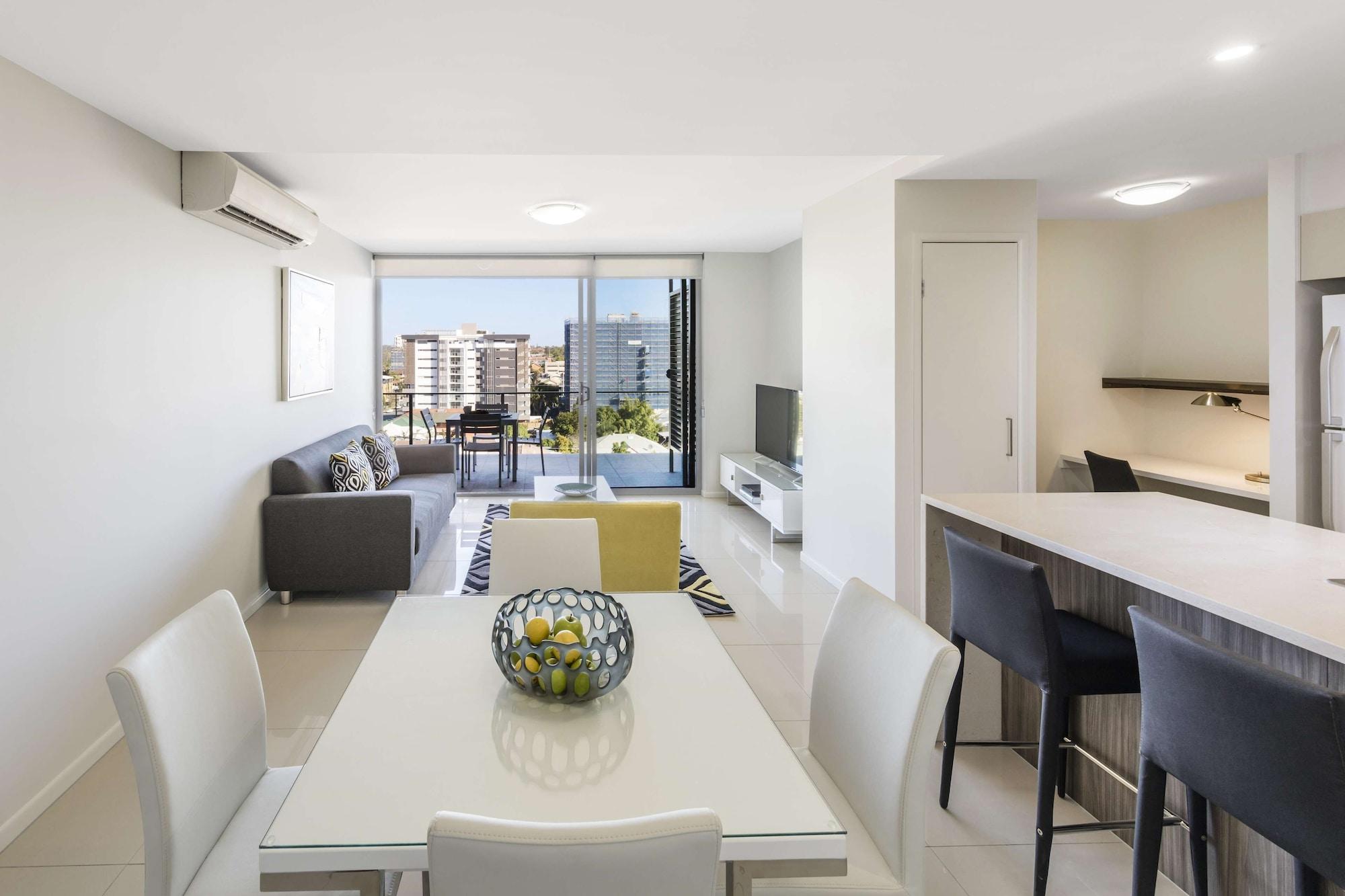 Oaks Brisbane Woolloongabba Suites Экстерьер фото