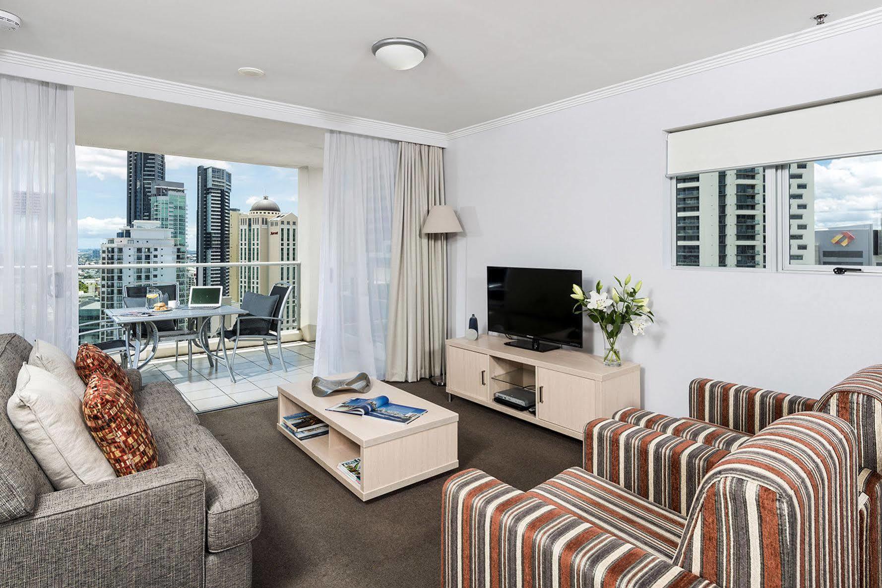 Oaks Brisbane Woolloongabba Suites Экстерьер фото